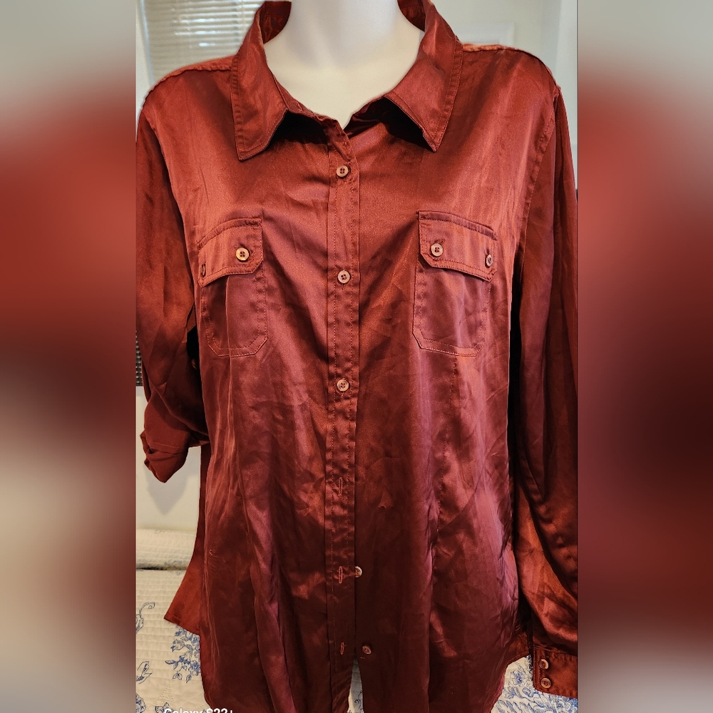 Silky Button-Front Women's Shirt - Burgundy